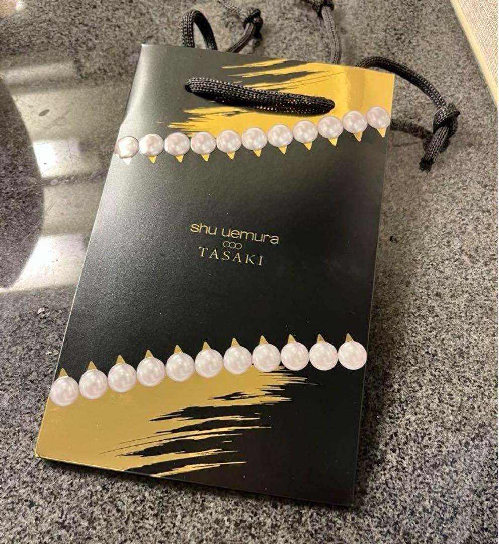 【完売アイテム】シュウウエムラ　タサキ　ホリデーパレット　ノベルティセット