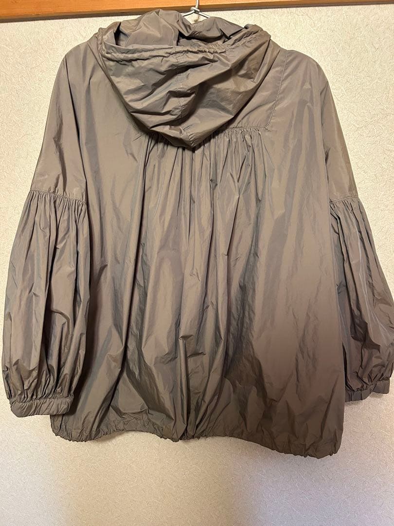 ギャザーフーディバルーンブルゾン　ビアズリー beardsley