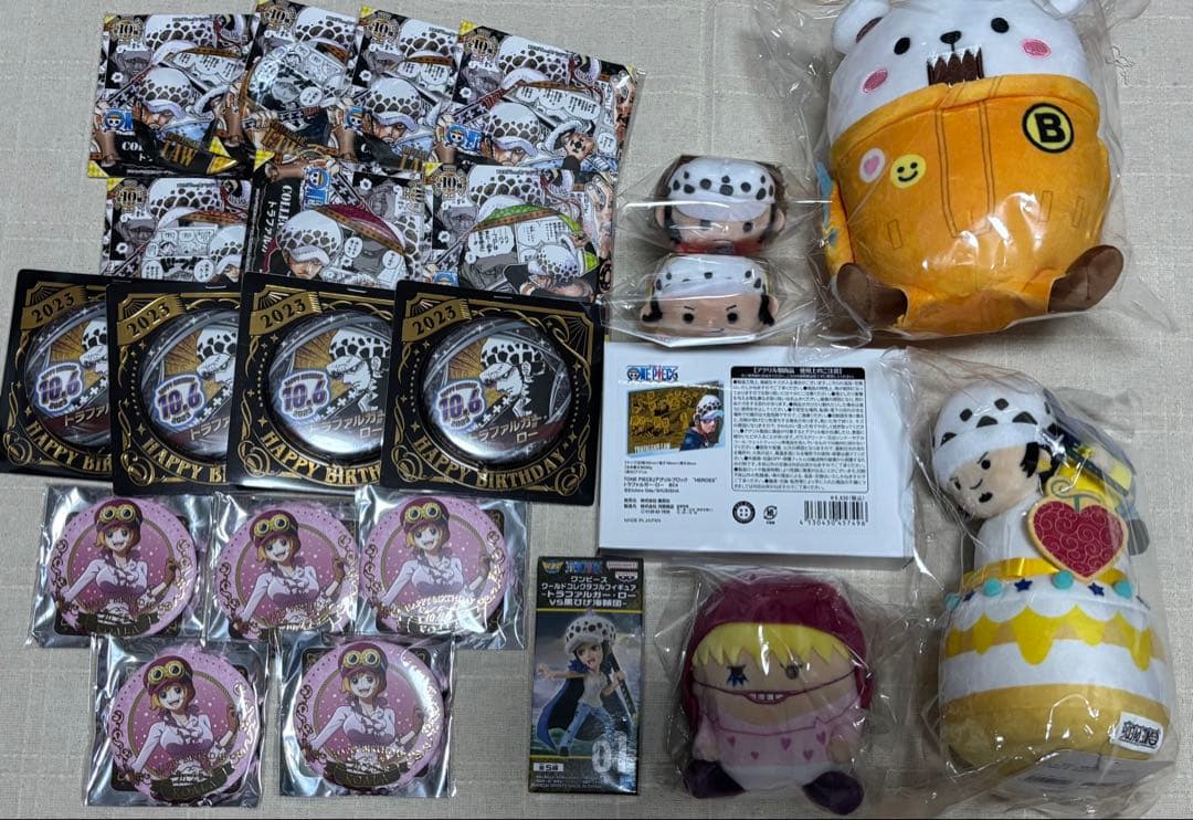 ONE PIECE ワンピース　トラファルガー・ロー　ぬいぐるみ　缶バッジ