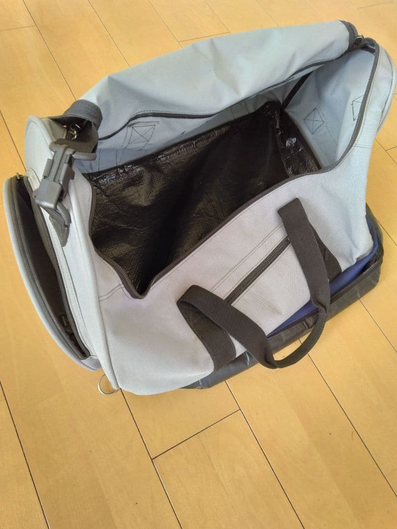 Burton スノーボード　トラベルダッフルバッグ　おおよそ70Lサイズです！