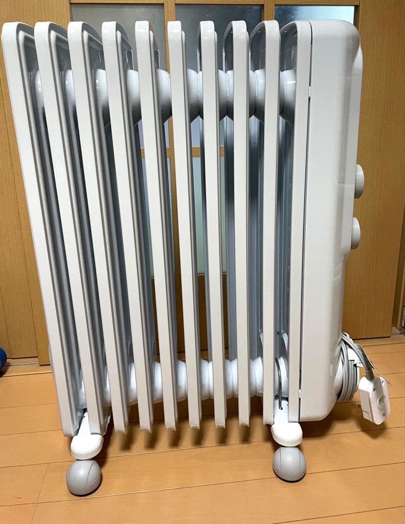 【極美品】即発送 デロンギ アミカルドオイルヒーター RHJ35M1015-LG