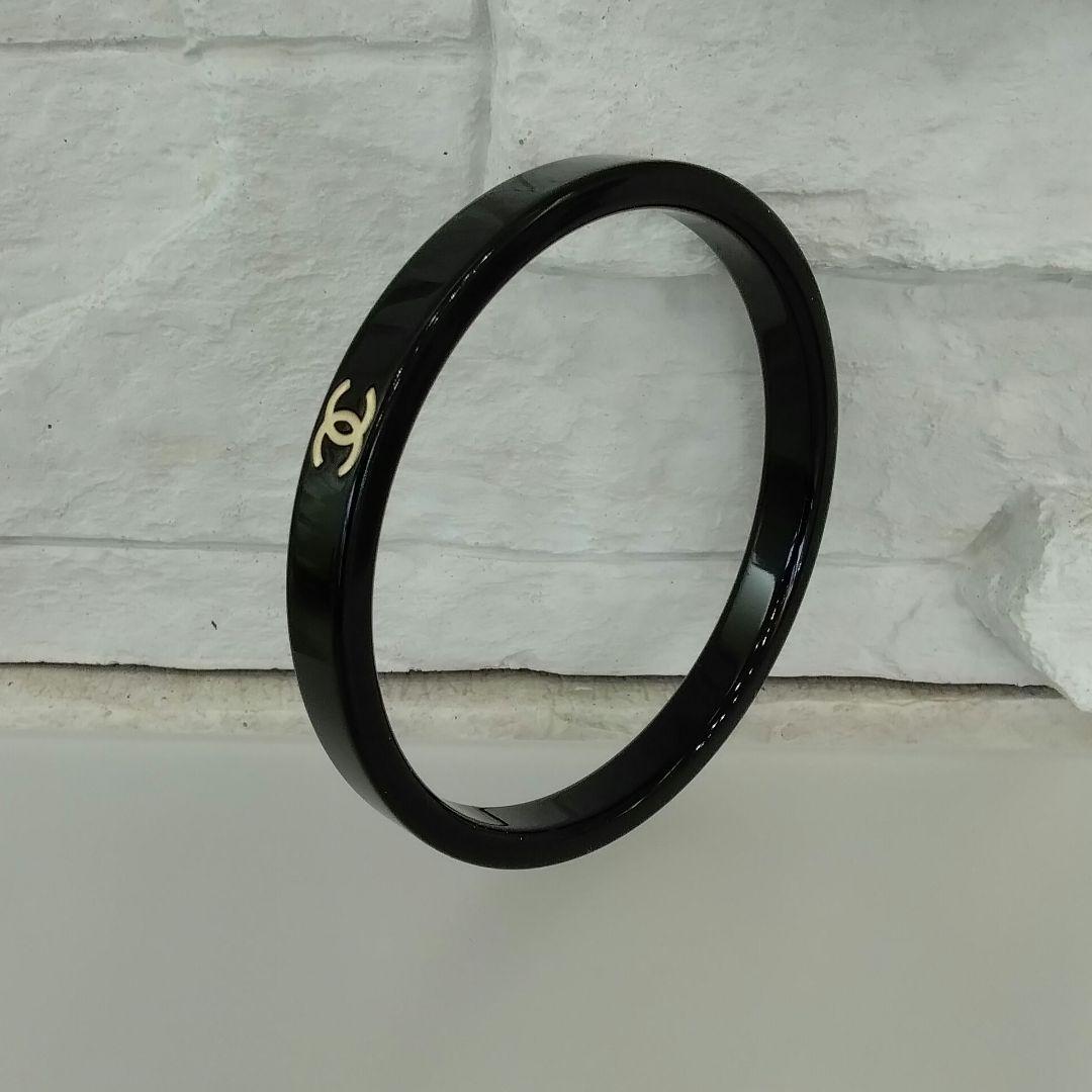 CHANEL　ココマークプラバングル　2011年モデル　　中古品