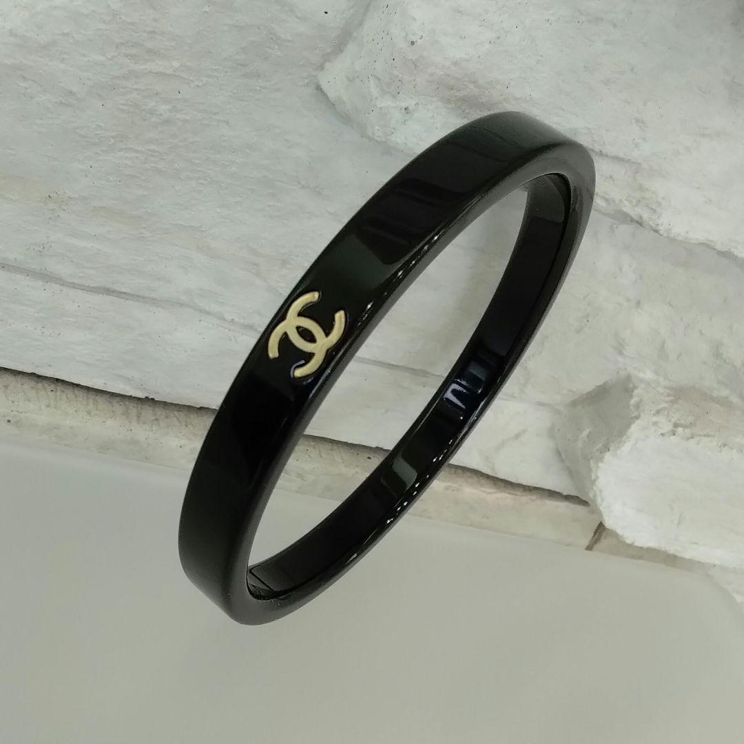 CHANEL　ココマークプラバングル　2011年モデル　　中古品
