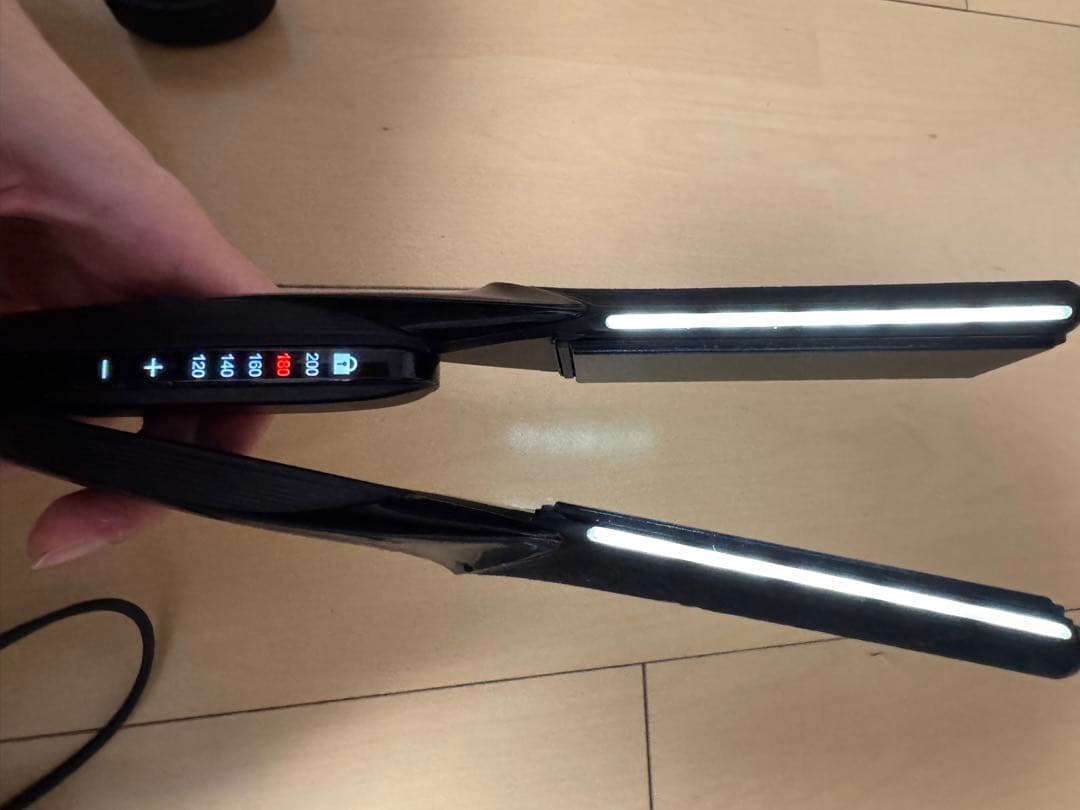 リファ　ストレートアイロン　プロ（ブラック）美品