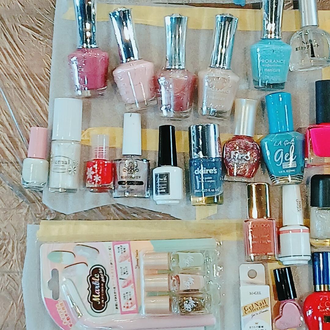 期間限定値下げ！マニキュア400本以上 まとめ売り／AB0012M