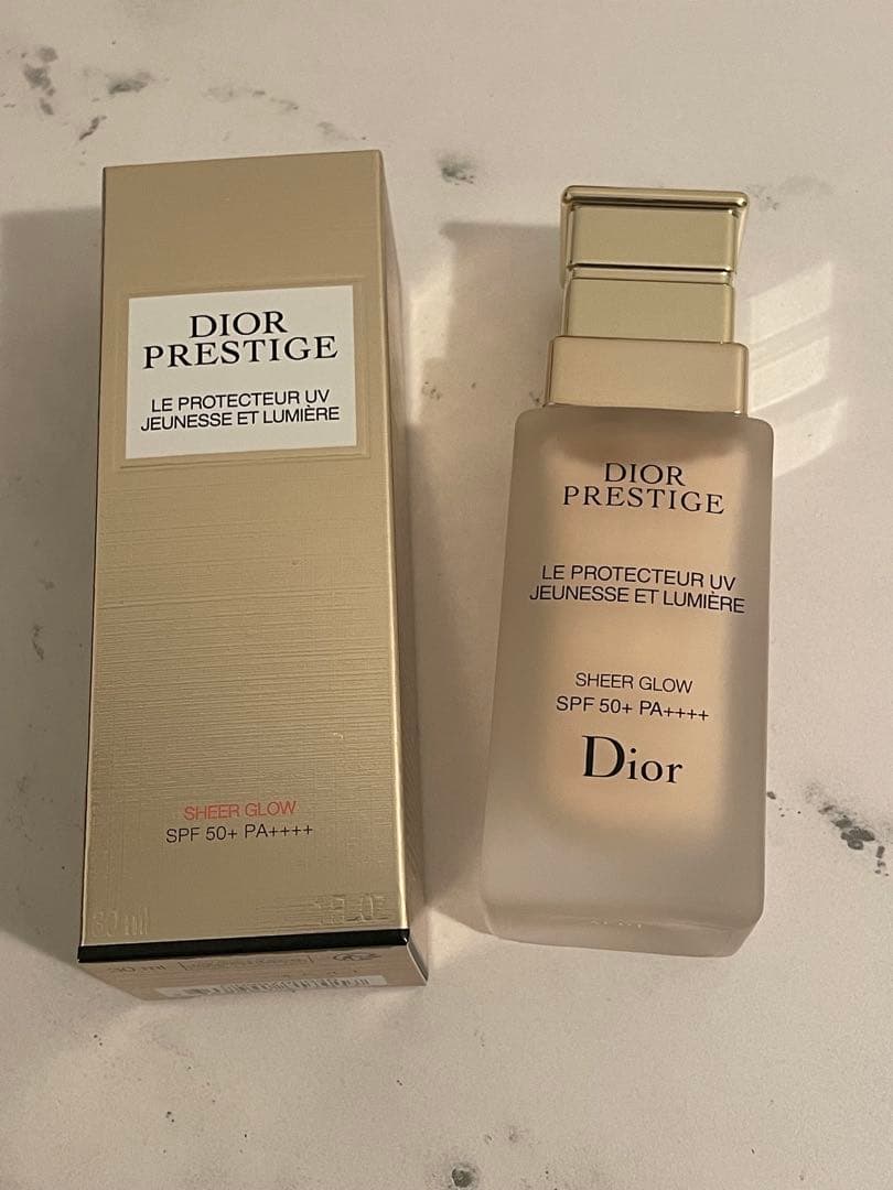 ディオール プレステージ ホワイト UVルミエール シアーグロー