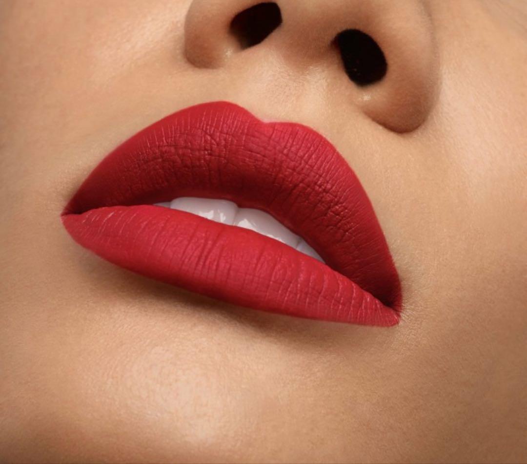 クリスチャンルブタン ベルベットマット リップスティック レッドドラマドゥース