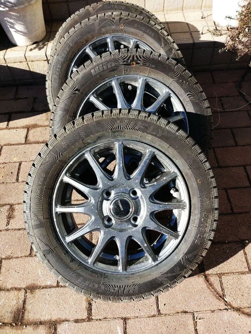 【新品同様】2025年製 バリ溝10分山 スタッドレスアルミセット