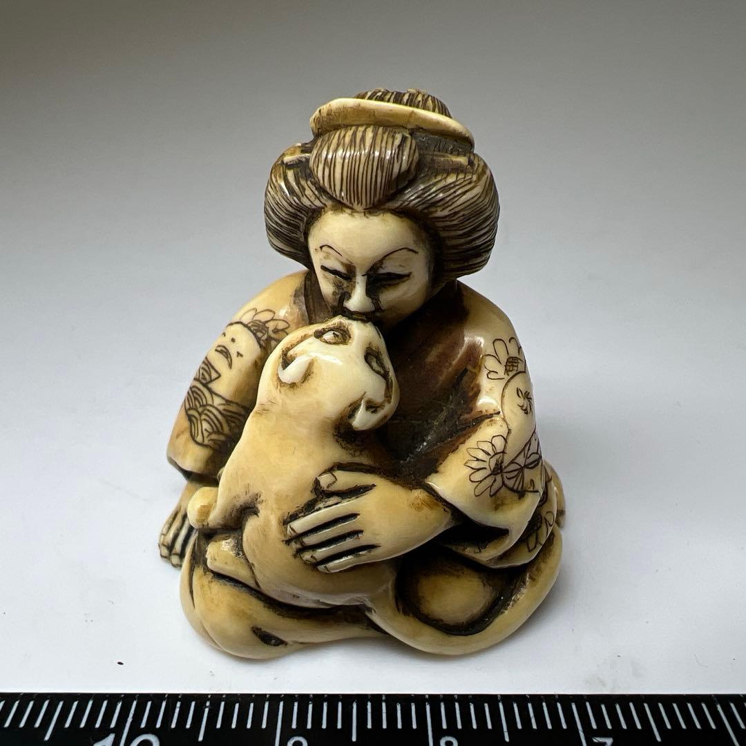 青堂在銘　極上女性に犬根付　24g 東Y8-0204☆2F