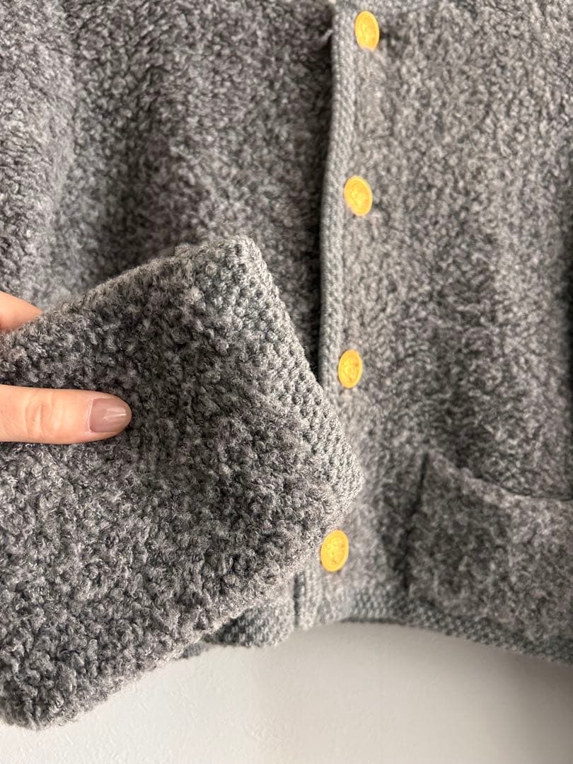 ショートカーディガン グレー 金ボタン　クロップド丈