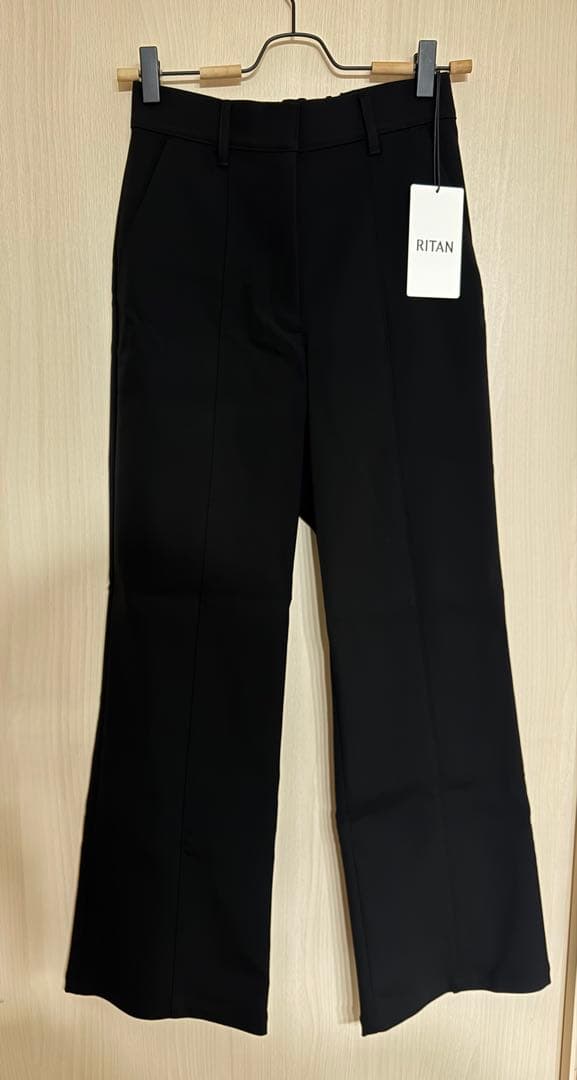 RITAN 未使用　タグ付き　ブラック ストレートパンツ定価¥25300