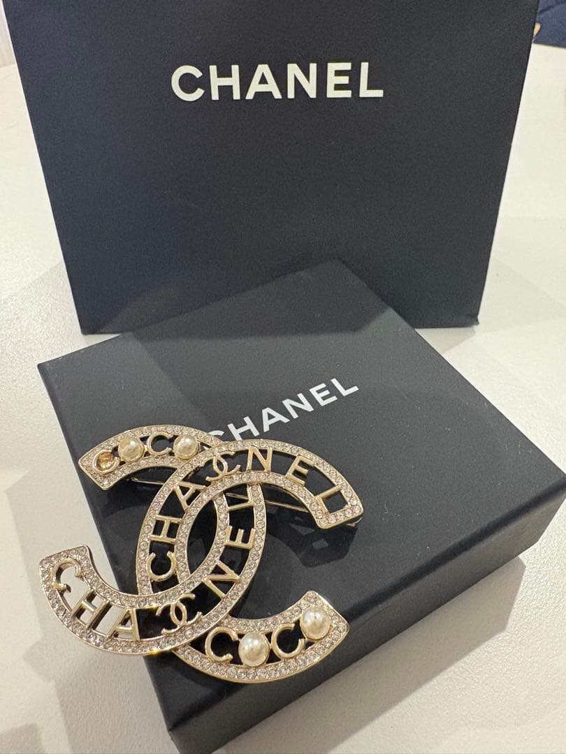 最終値下げ　CHANEL CCロゴブローチ　美品　付属品全て
