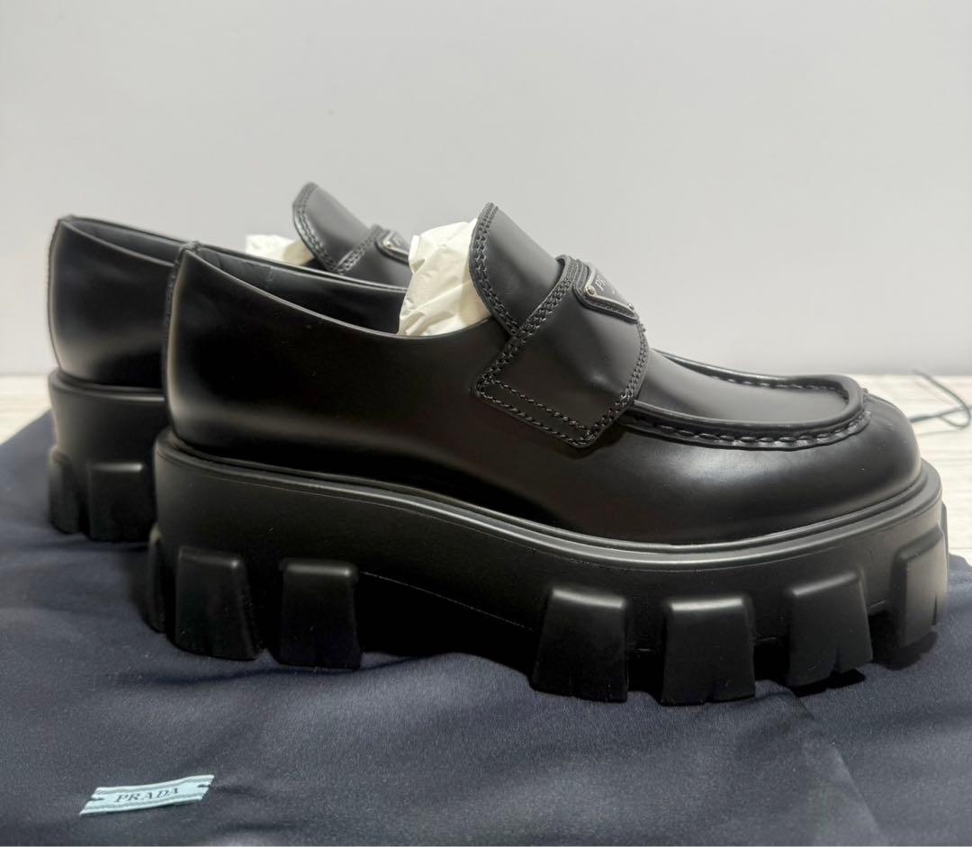 定価17万/未使用☆プラダ モノリスブラッシュドレザーローファー/ブラック