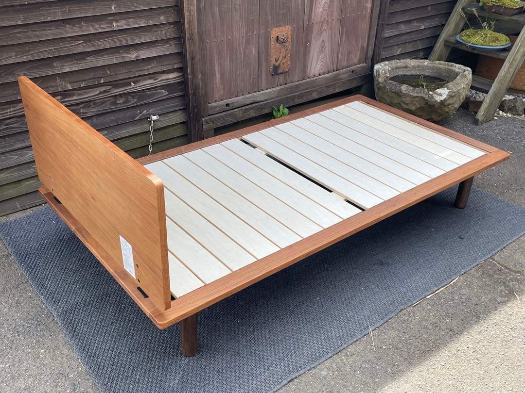 無印良品　木製ベッドフレーム　シングル　ウォールナット材　仙台　宮城