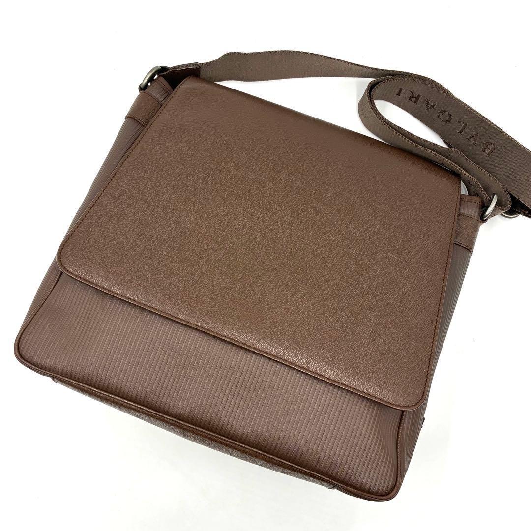 極美品 ブルガリ ミレリゲ ロゴプレート ショルダーバッグ A4収納可能 茶