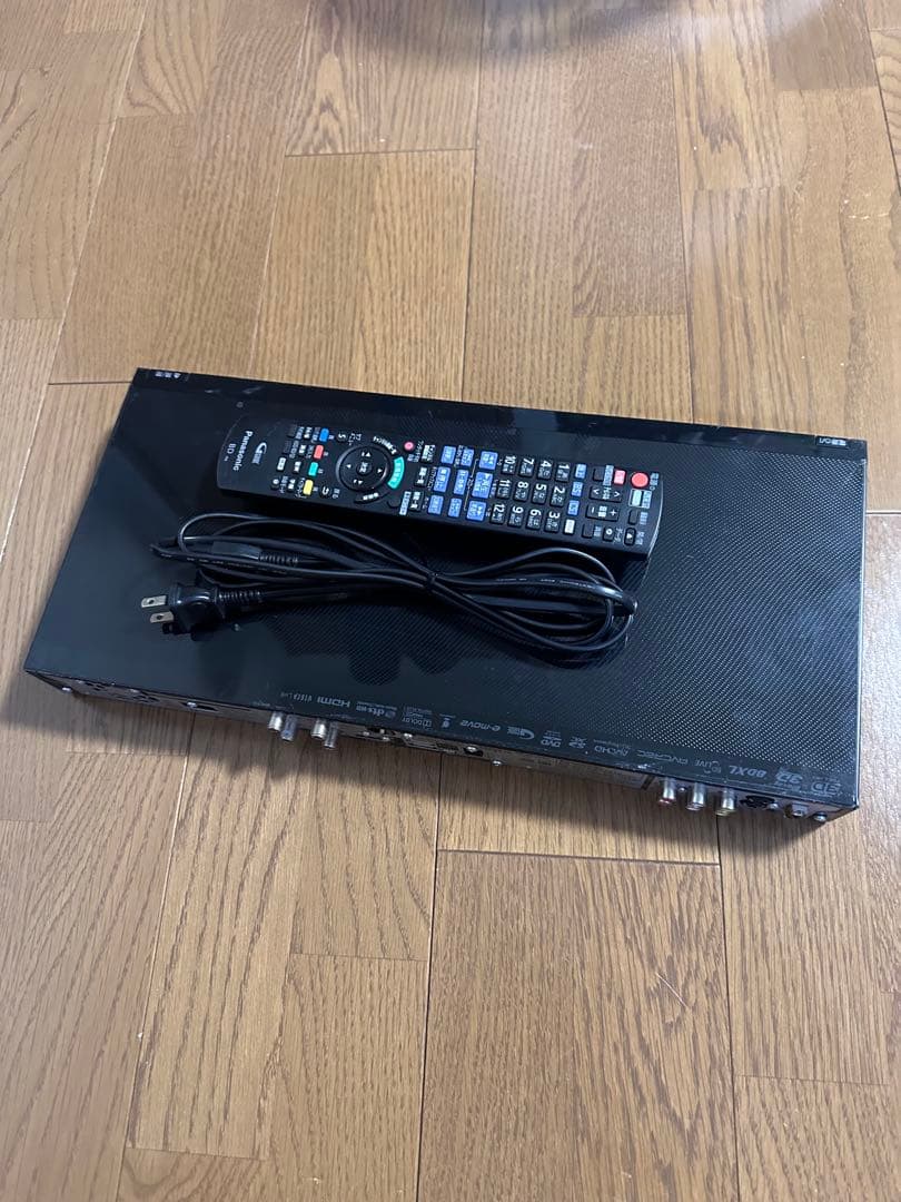 動作品　DMR-BZT810 3番組同時録画　リモコン付　パナソニック