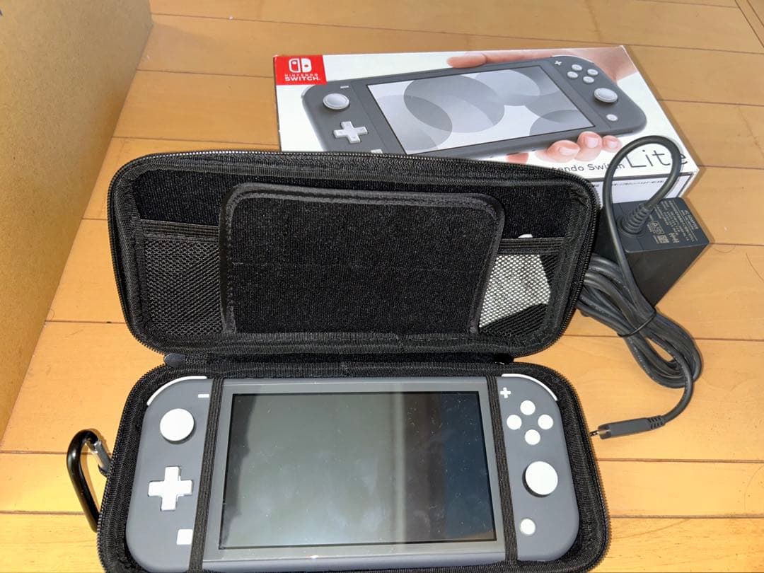 く*認様 switchlight本体グレー(美品)+ケース