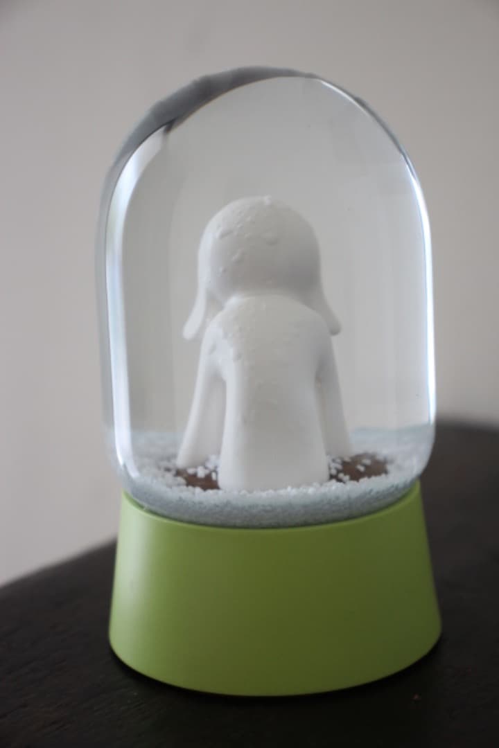 青森県立美術館　奈良美智　あおもり犬　スノードーム