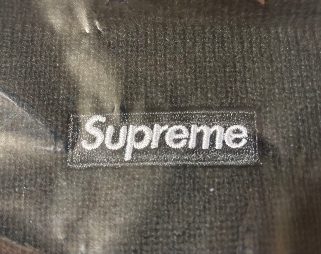 羊のジョン 　supreme new era s logo beanie