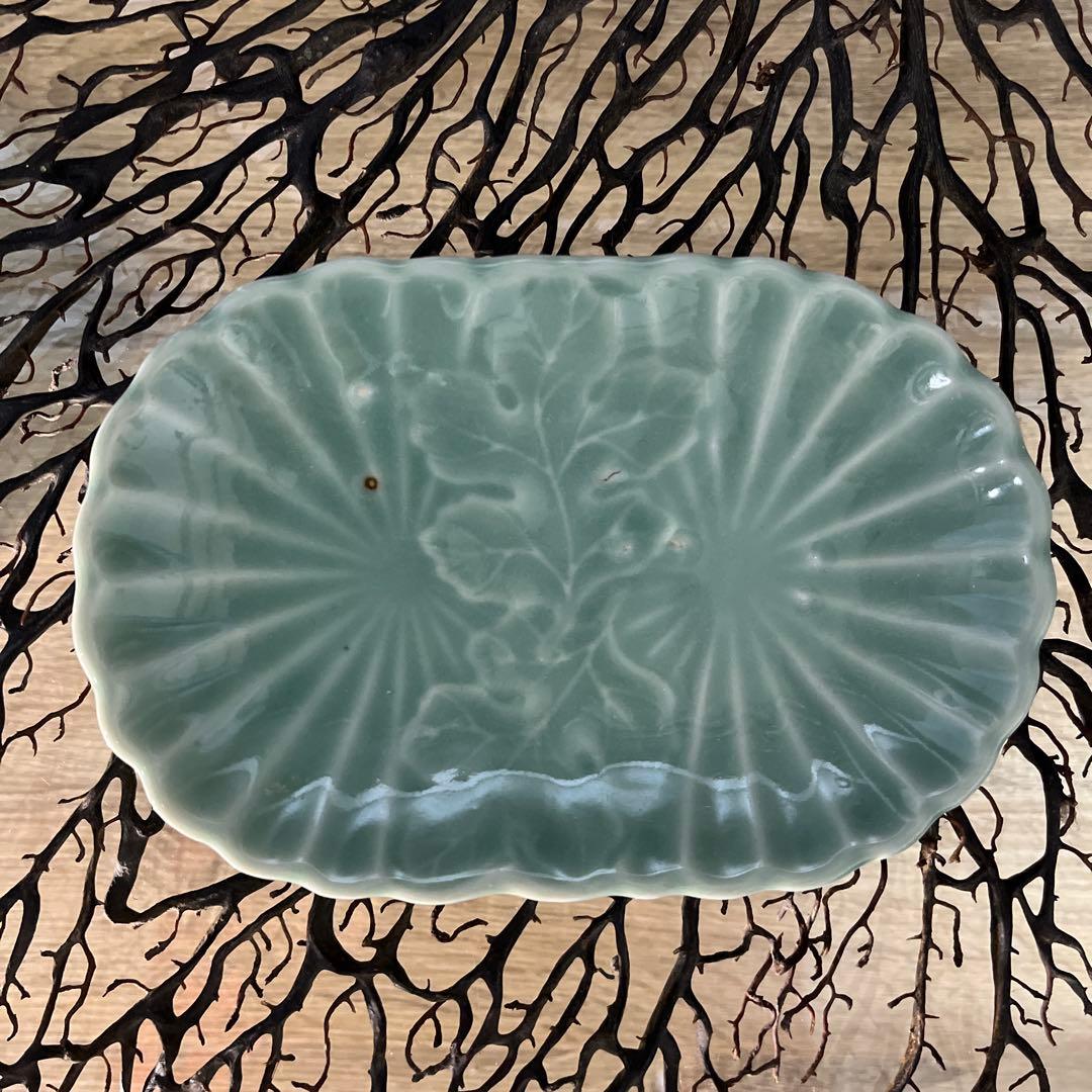 骨董　古伊万里　菊割重ね　菊花　変形　長皿　膾皿　向付　１客限り