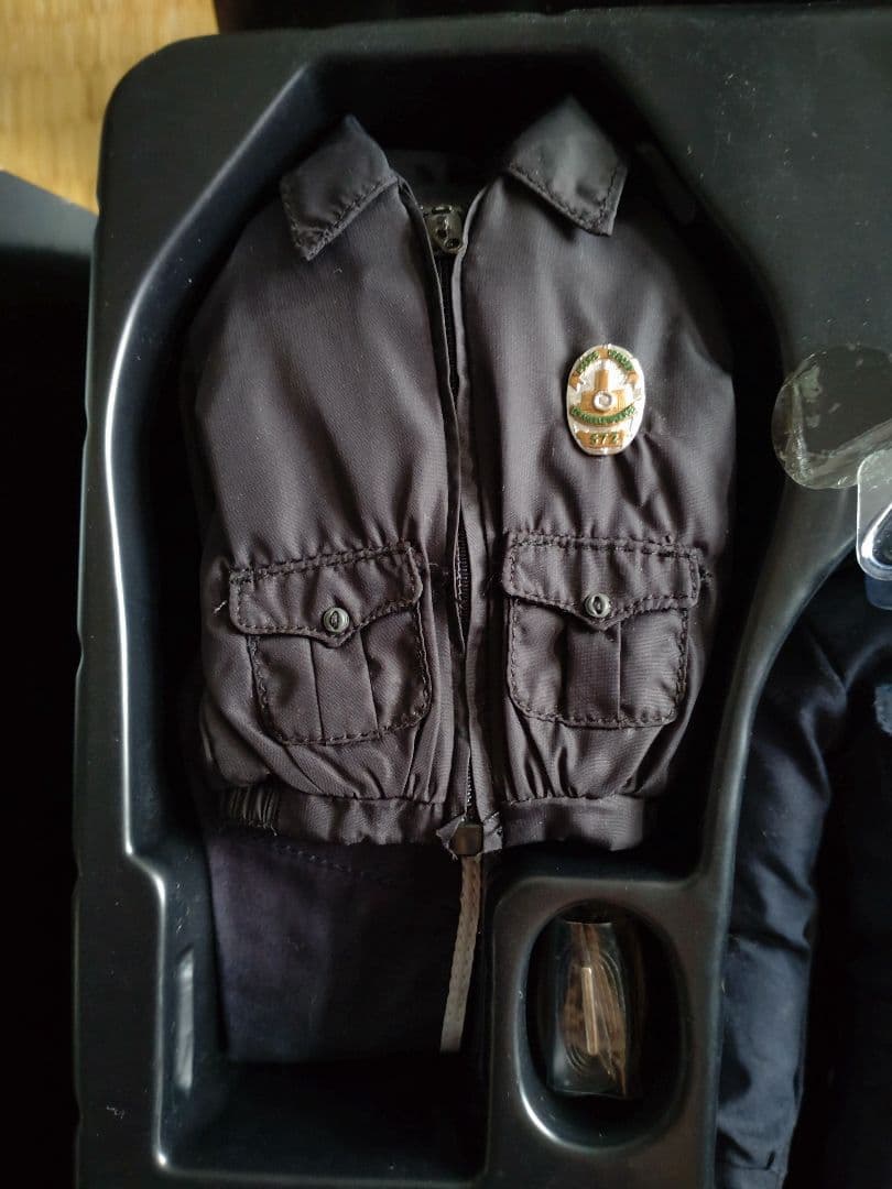 その他 Hottoys T-1000 1/6