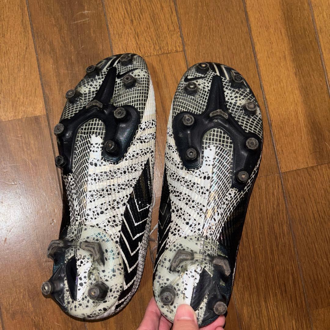 サッカースパイク NIKE マーキュリアル トップモデル