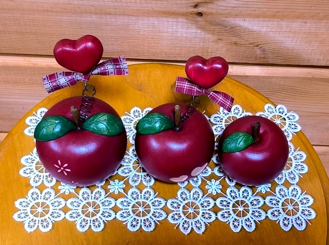 ⭐️アメリカンカントリー雑貨❤ ෆ木製まん丸りんご ෆ の三姉妹(●^ ^●)