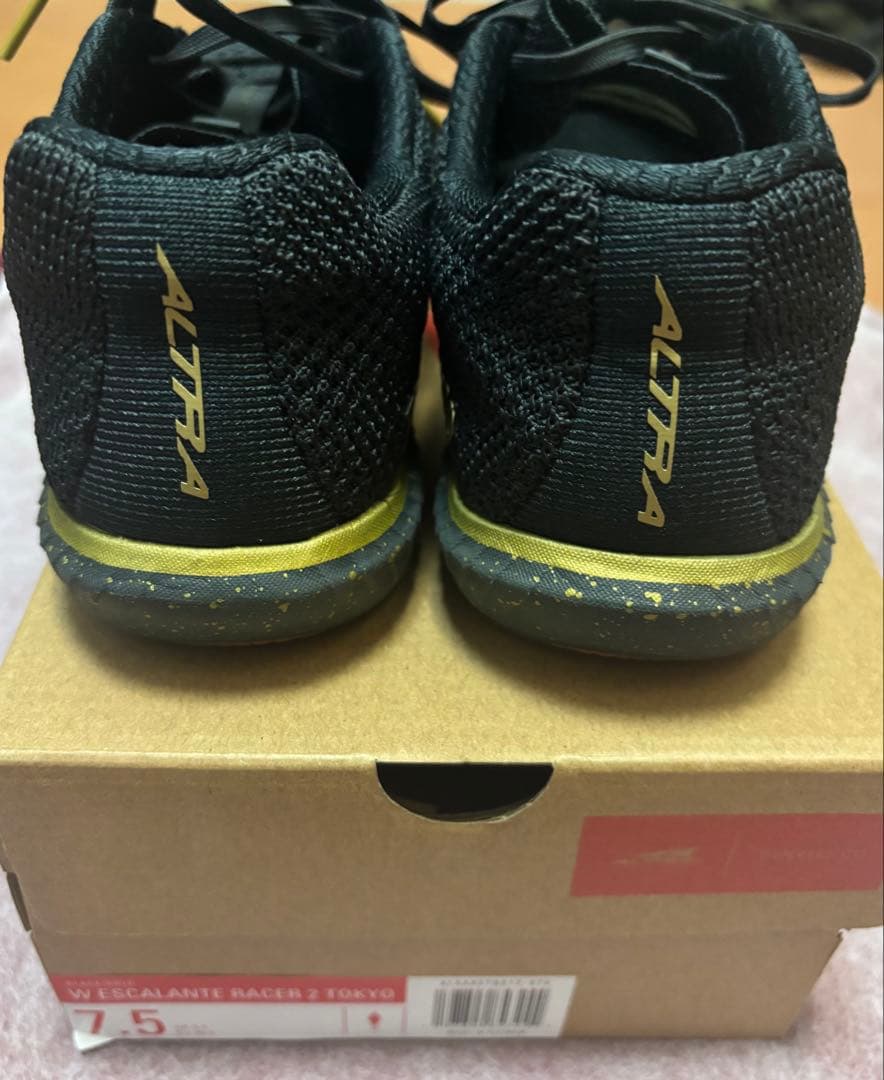アルトラESCALANTERACER レディース23.5出品1/31本日まで‼️