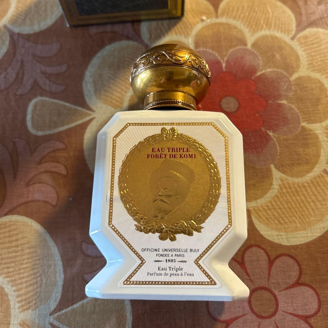 オフィシーヌユニヴェルセルビュリー　フォレ・ドゥ・コミ