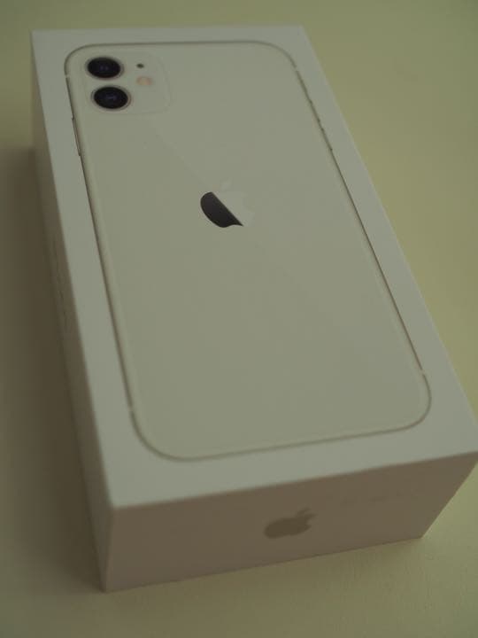 iPhone11 128GB ホワイト　simフリー