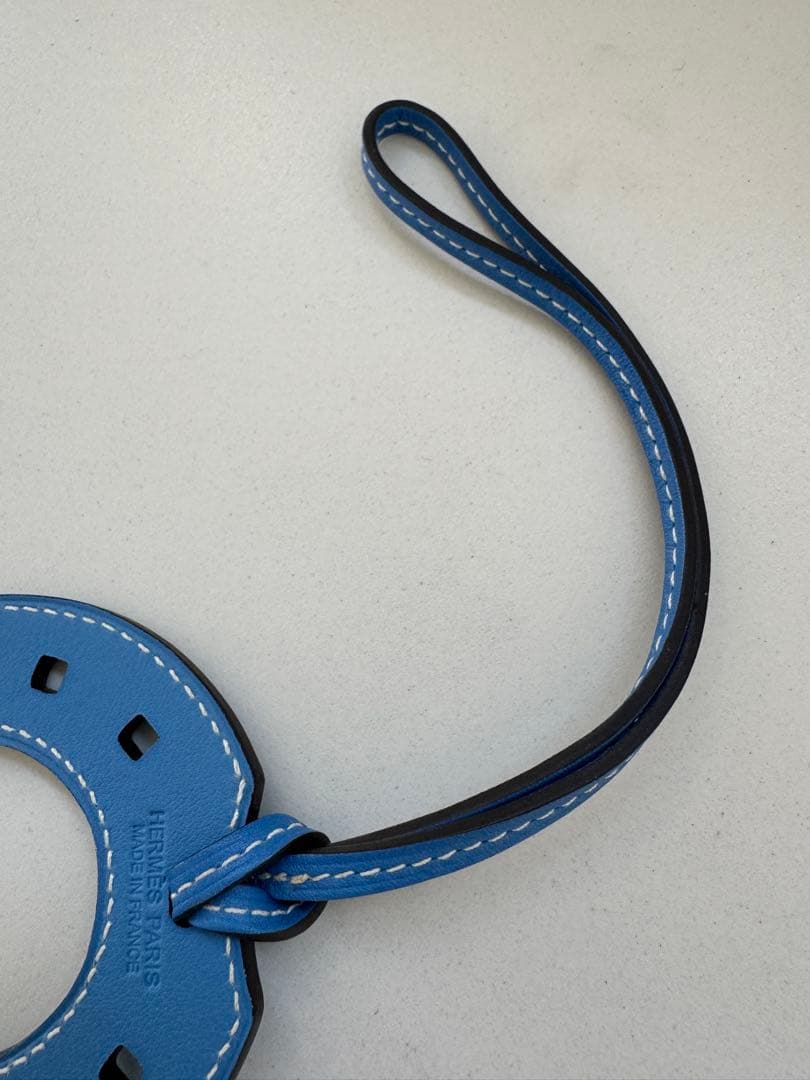 HERMES エルメス馬蹄型レザーチャーム　青　美品