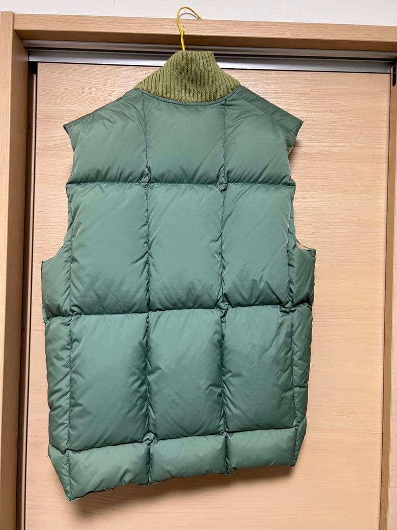 グリーン キルティング ダウンベスト