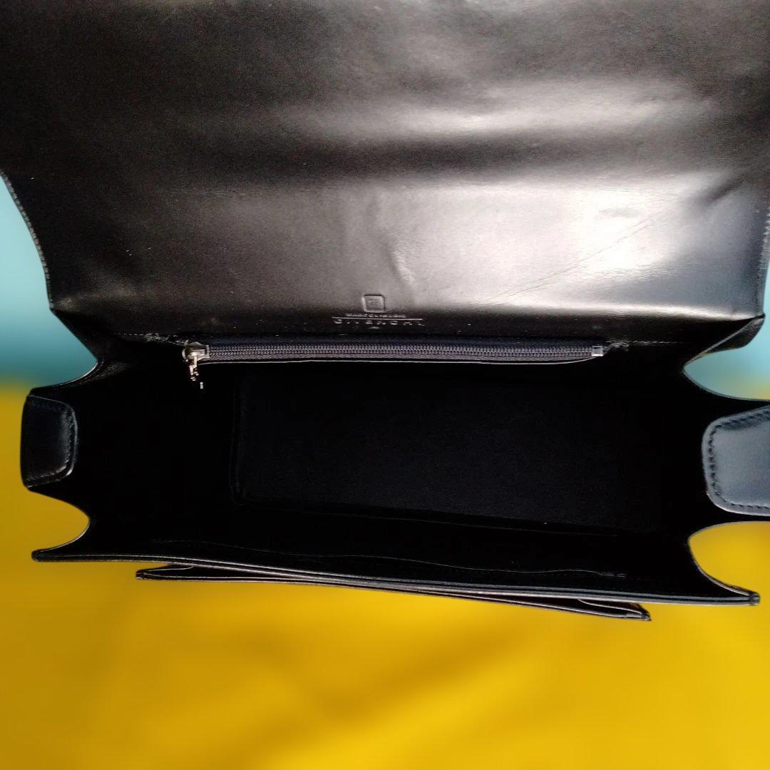 GIVENCHYハンドバッグ