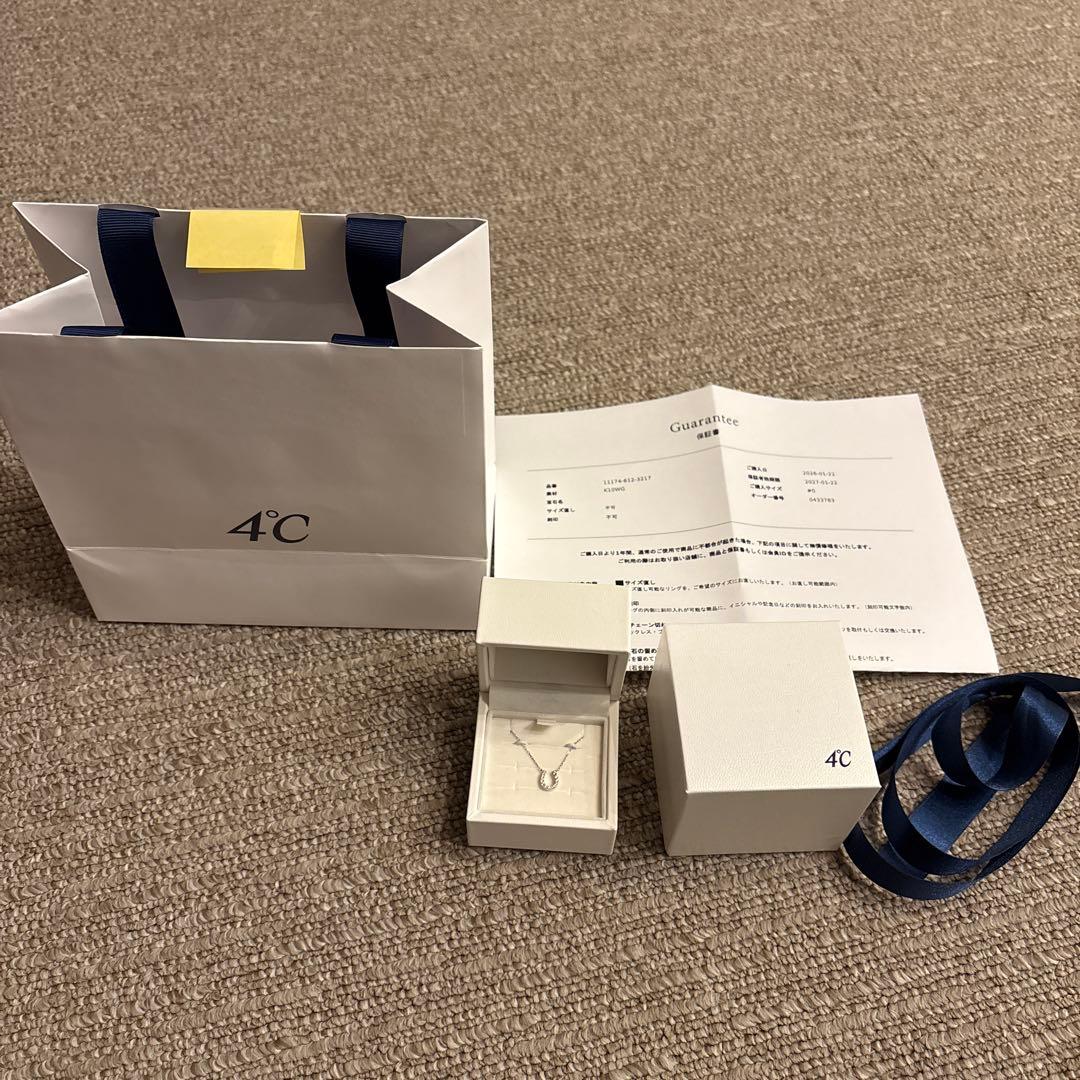 4℃ ヨンドシー ネックレス k10 WG ホースシュー 馬蹄
