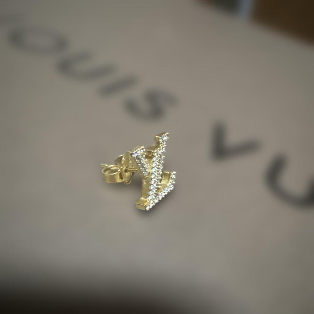 Louis Vuitton ロゴ型ピアス(片耳用)