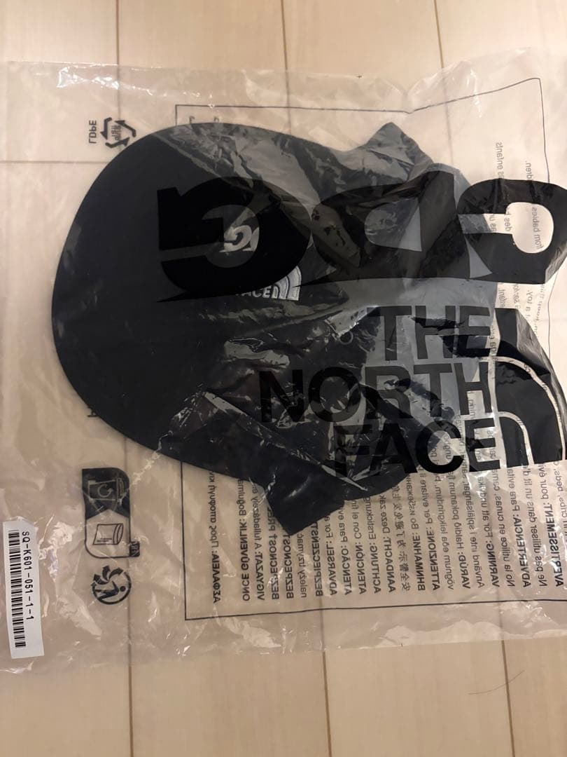 THE NORTH FACE ×CDGブラックキャップ