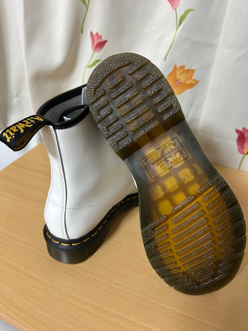 Dr. Martensドクターマーチン 8ホール 1460白 UK5