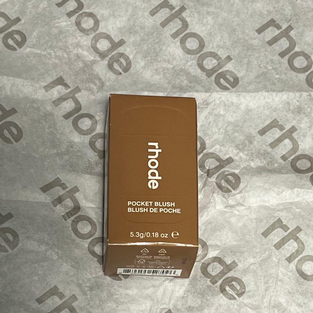 RHODE ポケット ブラッシュ DATE CAKE