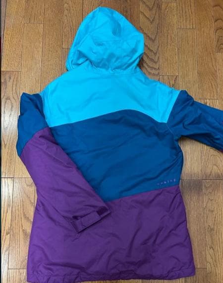 極美品！！ ほぼ新品。　Oakley スノーボードウェア Mサイズ　上下