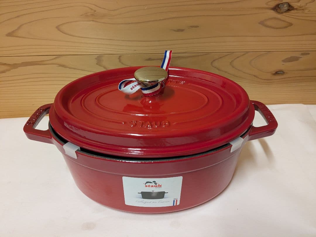 【未使用】ストウブ(Staub)　ピコ ココット オーバル チェリー 23cm
