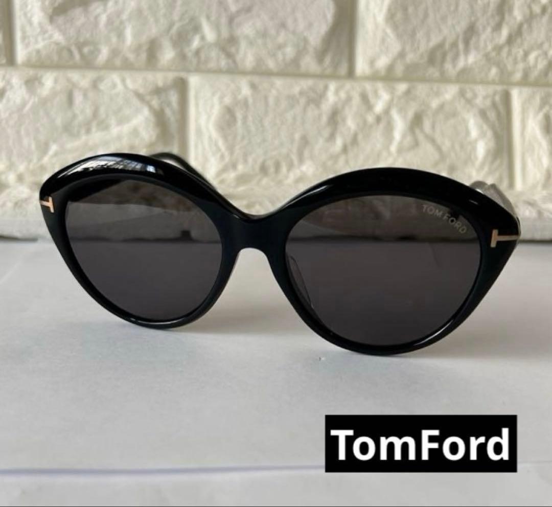 i*i様 TOM FORD トムフォードサングラス ブラックMaxine TF7