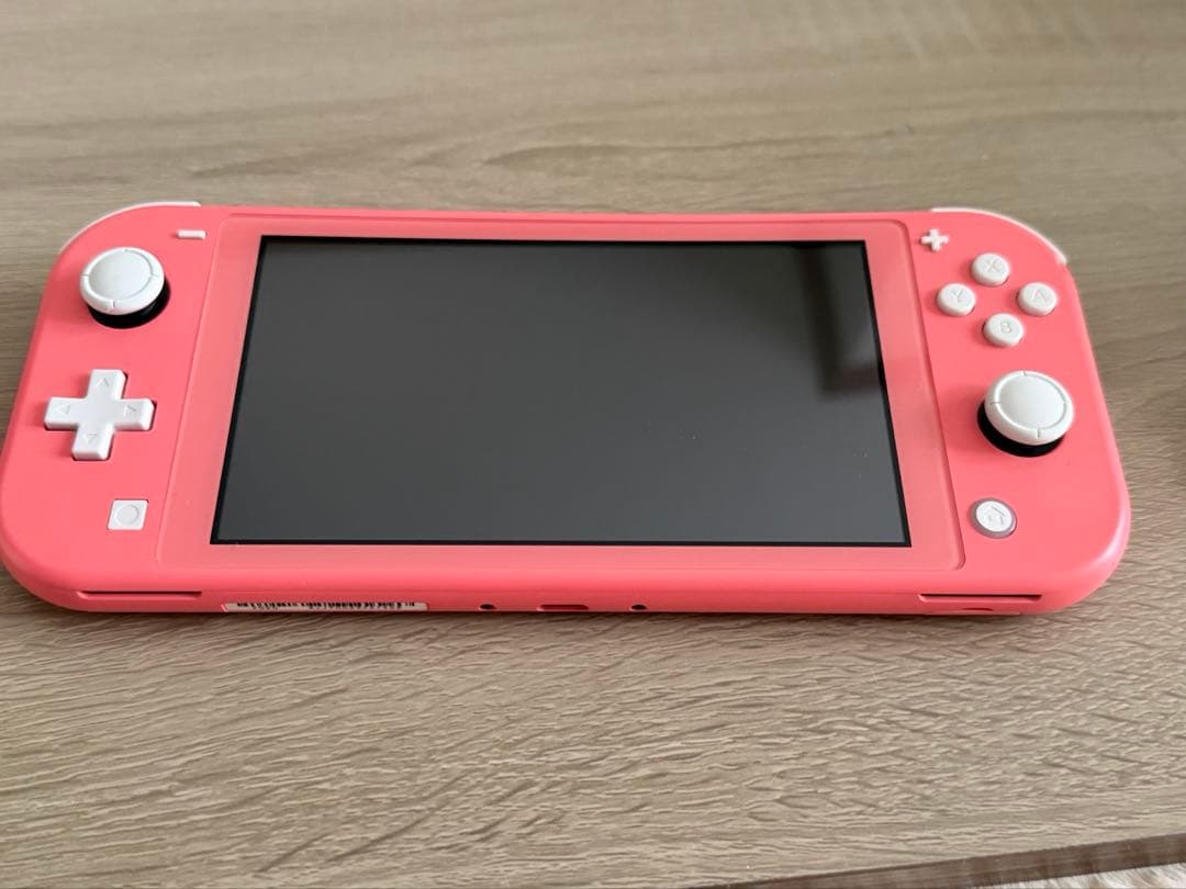 ニンテンドー Switchライト コーラル