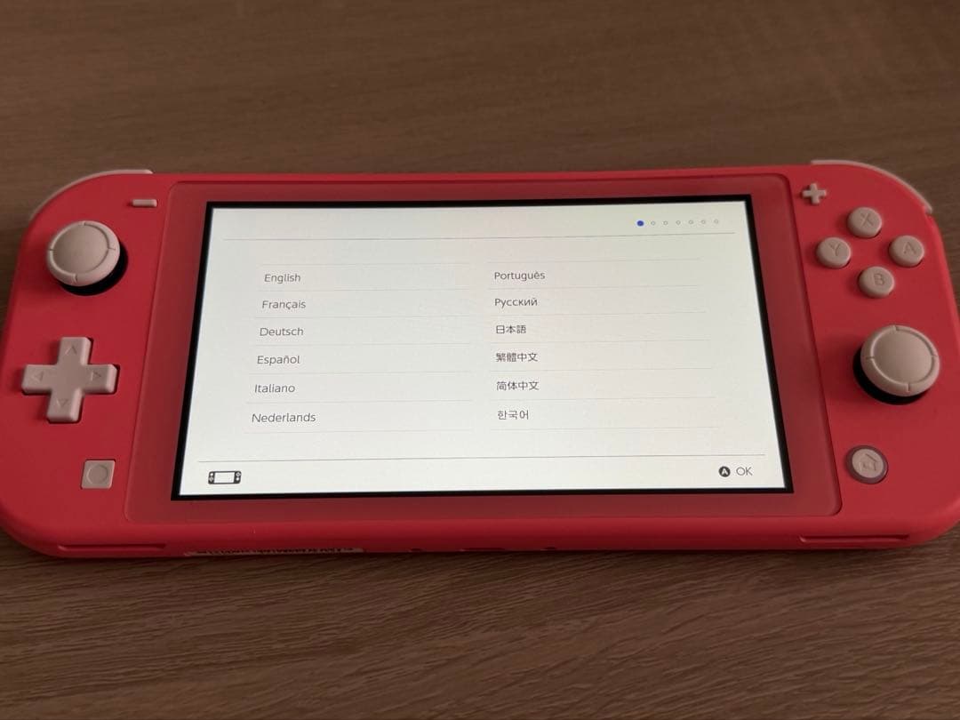 ニンテンドー Switchライト コーラル