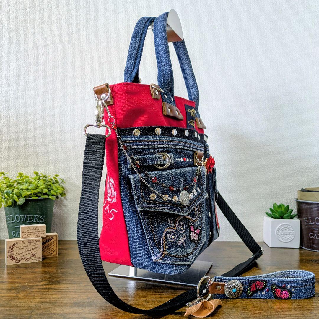 デニムリメイク 2wayトート｜薔薇×バタフライ刺繍・ポケットたくさん・底鋲付き