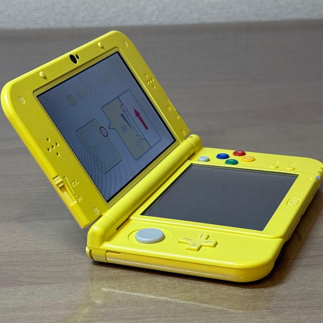 6-203 Newニンテンドー3DS LL ピカチュウ【イエロー】箱付き 美品
