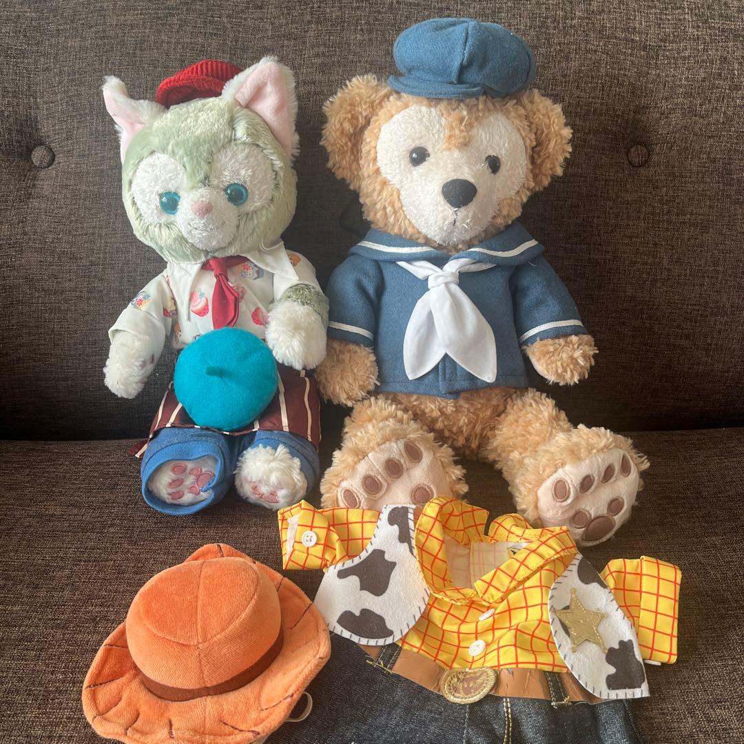 ダッフィとジェラトーニぬいぐるみ　セットで　洋服付き