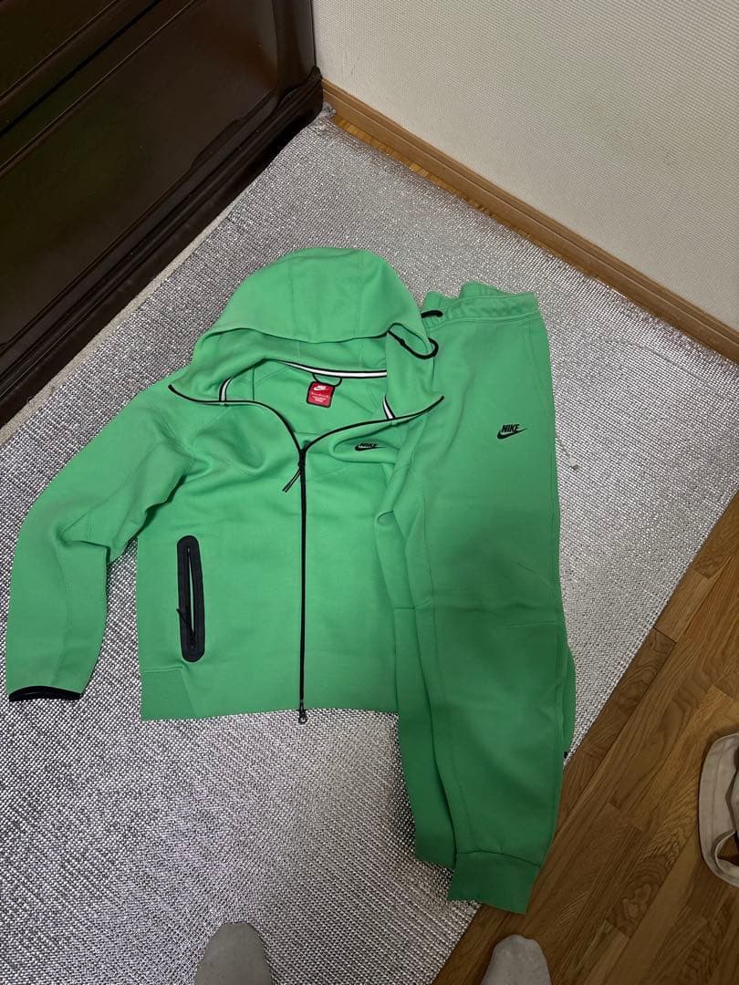 じ*ろ様 【激レアカラー】NIKE テックフリース セットアップ グリーン US