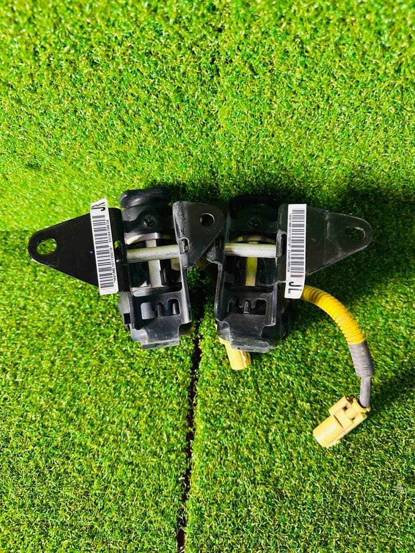 日産　Y51 フーガ 前期　ポップアップエンジンフード　アクチェータ