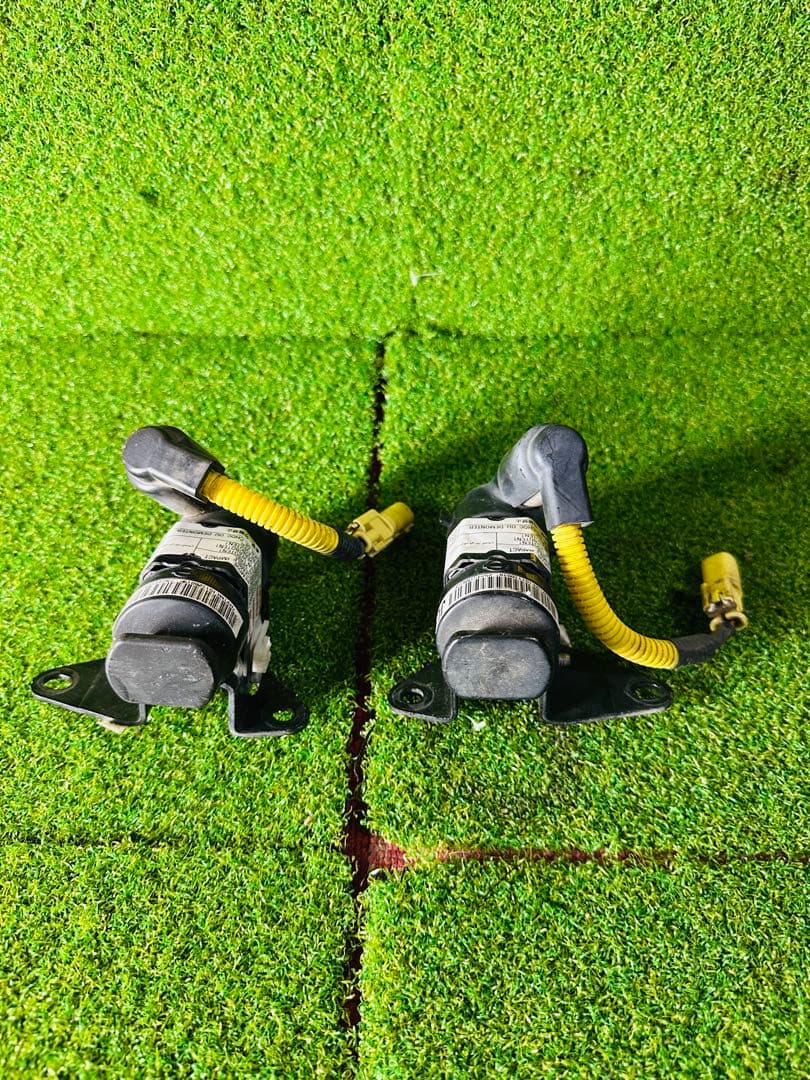 日産　Y51 フーガ 前期　ポップアップエンジンフード　アクチェータ