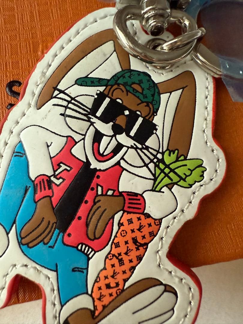 うさぎラビット　キーホルダー　lvキーチェーン　バッグチャーム3332